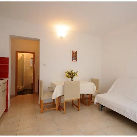 Apartment Pralija