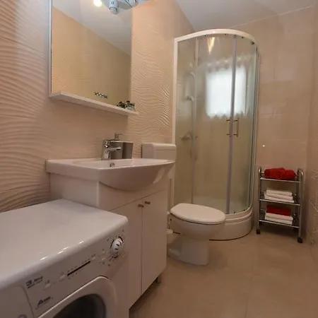 Apartment Pralija *