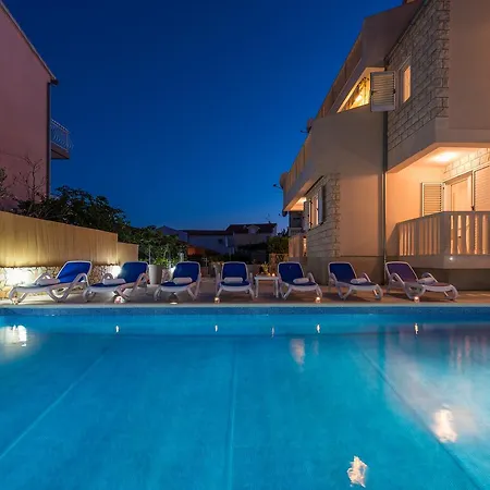Apartment Pralija